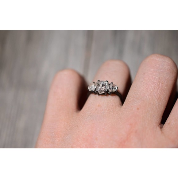 Raw Crystal Ring, Raw Stone Ring, Rings for Women, Stacking Ring, Raw Ge… - Picture 3 of 4